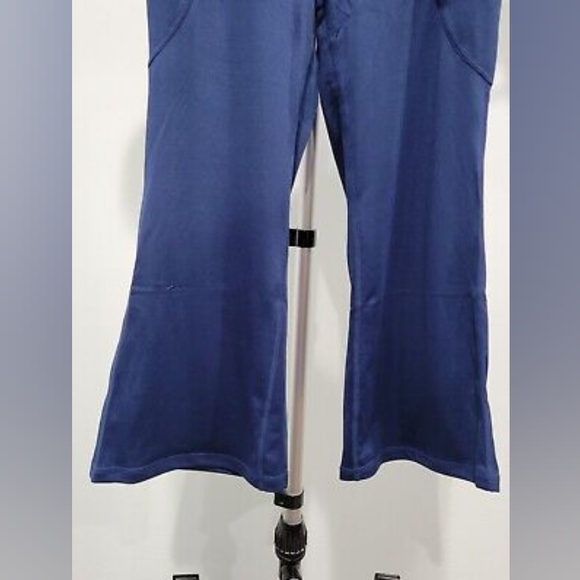 CAPRI LEGGINGS KISS OUR BABY - Picture 2 of 4